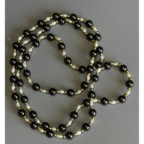 28" Freshwater Pearl and Black Glass Bead Necklace Gold Tone Spacers - Picture 2 of 6